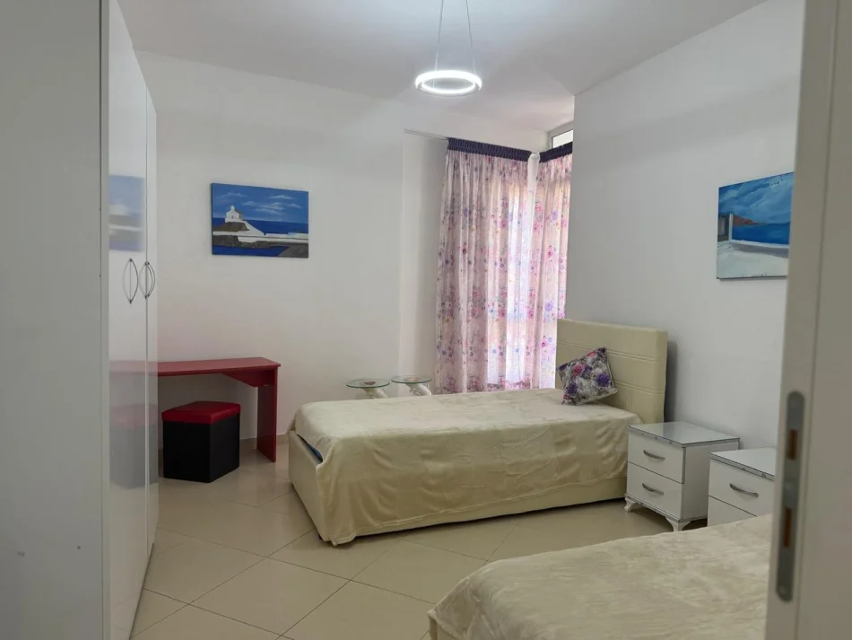 Tirane, jepet me qera apartament 2+1 Kati 3, 90 m² (21 Dhjetori)
