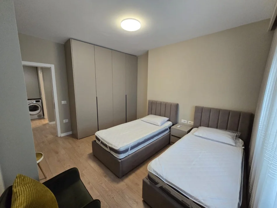 Tirane, jepet me qera apartament 2+1 Kati 5, 90 m² 850 € (Kisha Ortodokse Ungjillëzimi)