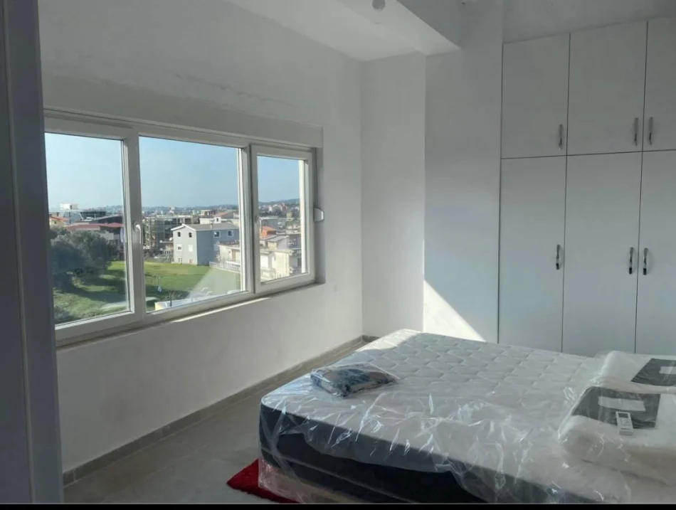 Tirane, jepet me qera apartament 2+1 Kati 3, 90 m² 500 € (Farkë)