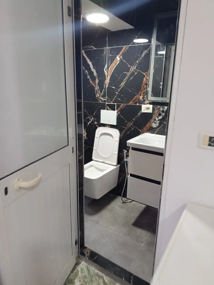 Tirane, jepet me qera apartament 2+1 Kati 1, 60 m² 300 € (Qendra Shëndetësore Qytet Studenti)