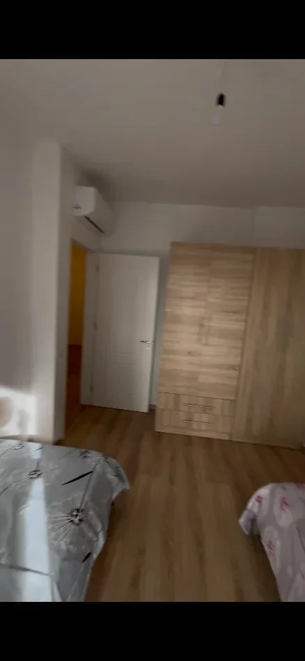 Tirane, jepet me qera apartament 2+1 Kati 2, 100 m² 600 € (Kinostudio)