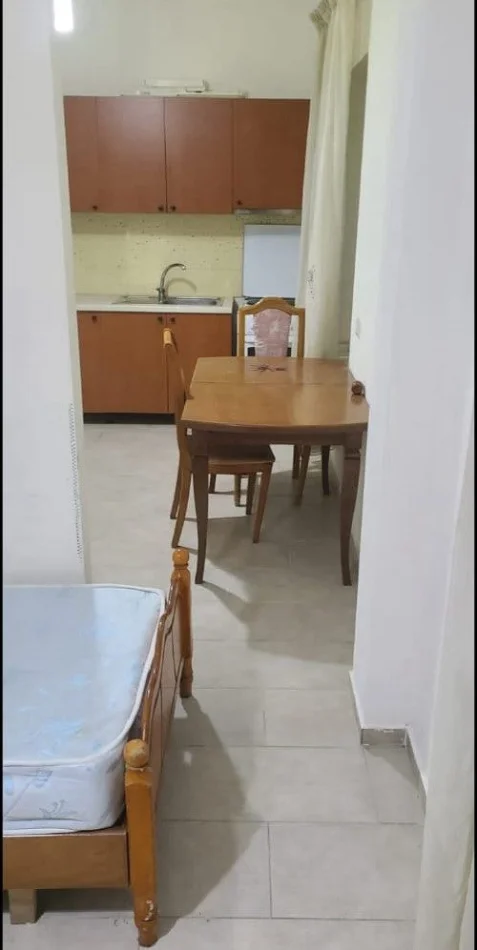 Tirane, jepet me qera apartament 1+1 Kati 1, 60 m² 260 € (Tregu Elektrik)