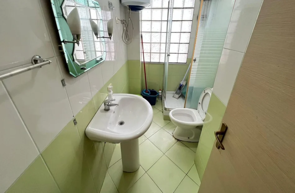 Tirane, jepet me qera apartament 1+1 Kati 5, 70 m² 520 € (Jordan Misja)