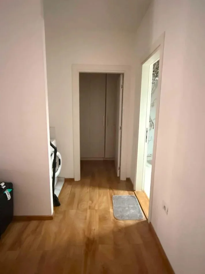 Tirane, jepet me qera apartament 1+1 Kati 2, 72 m² 600 € (Rruga Jordan Misja)