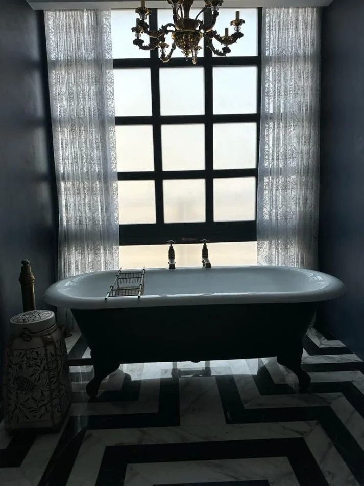 Tirane, jepet me qera apartament 2+1 Kati 7, 150 m² 1800 € (Qender)