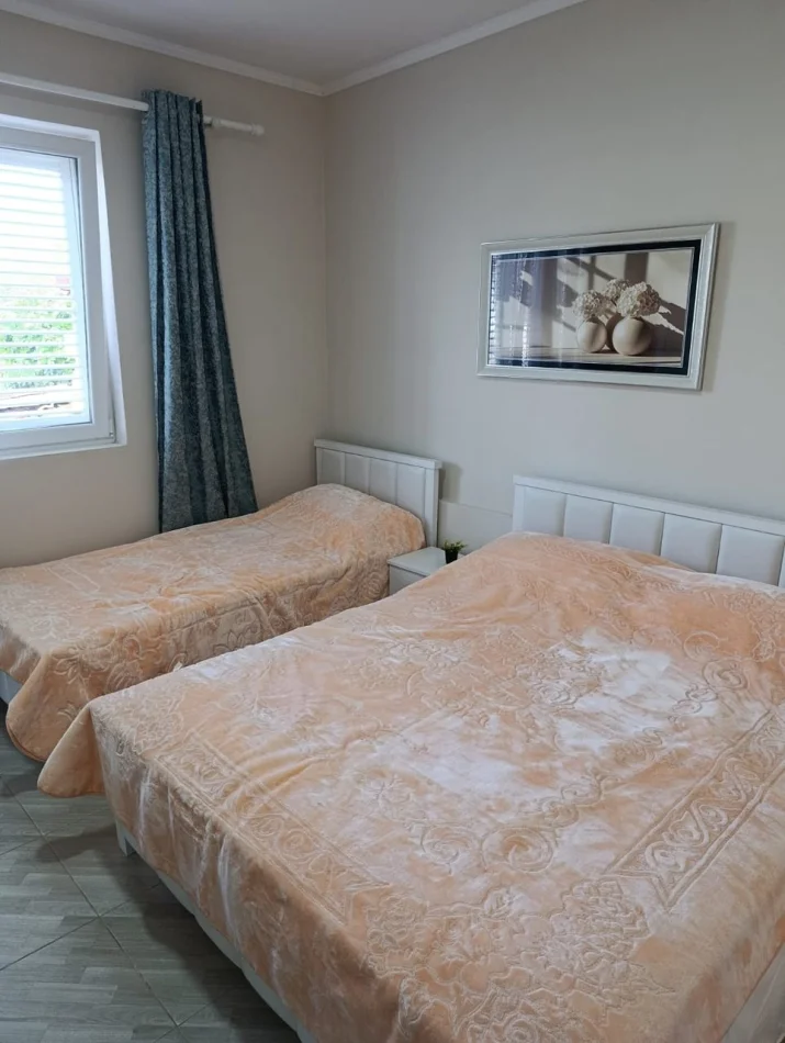 Tirane, jepet me qera apartament 1+1 Kati 1, 70 m² 500 € (Spitali Amerikan 2)