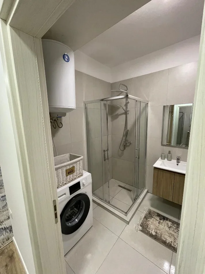 Tirane, jepet me qera apartament 1+1 Kati 6, 72 m² 500 € (Lapraka)