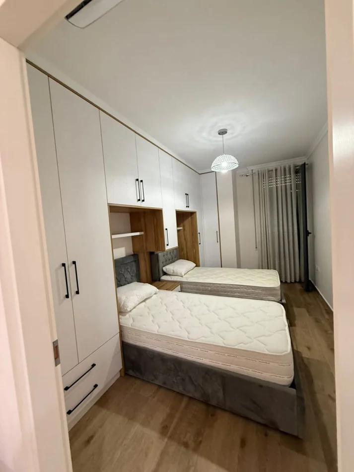 Tirane, jepet me qera apartament 2+1 Kati 4, 95 m² 830 € (Rruga Don Bosko)