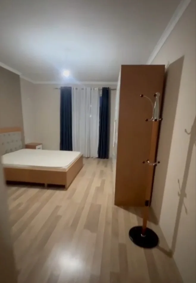 Tirane, jepet me qera apartament 2+1 Kati 6, 100 m² 400 € (Kamëz)