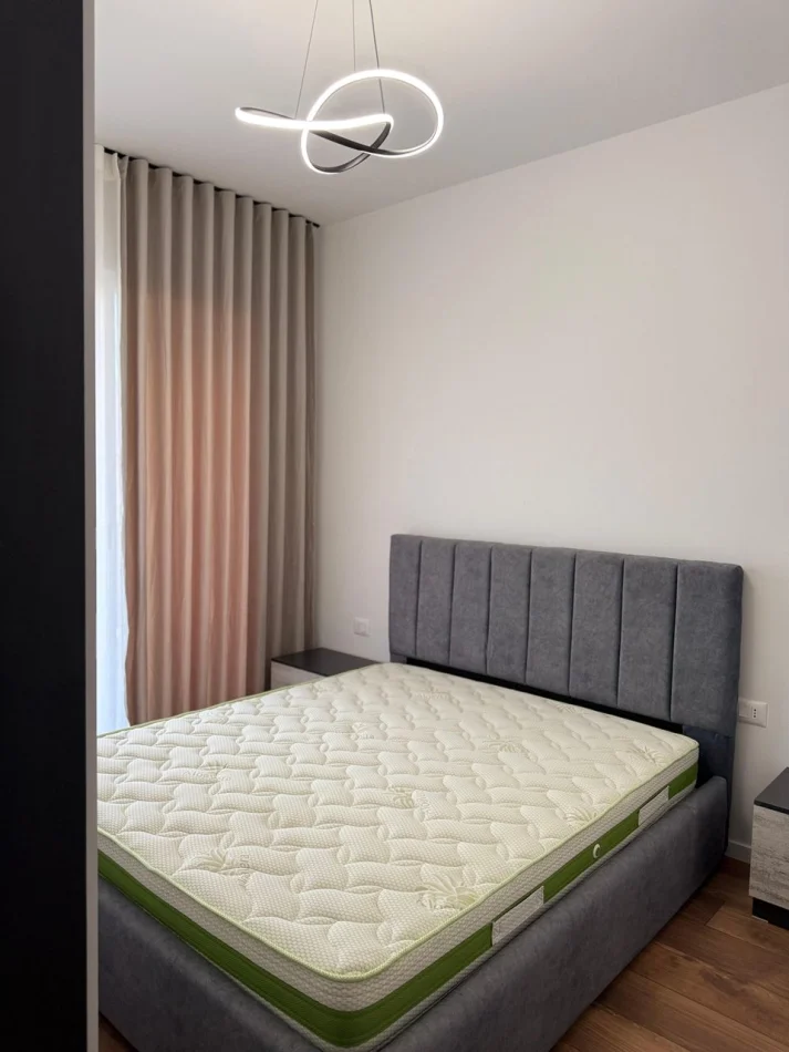 Tirane, jepet me qera apartament 1+1 Kati 3, 65 m² 450 € (Paskuqan)