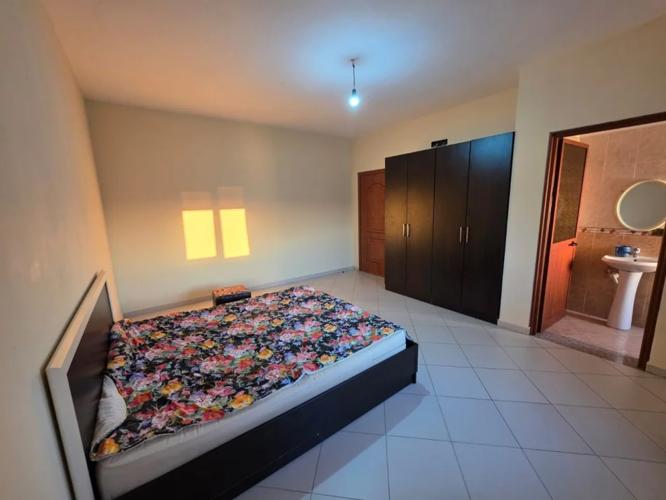 Tirane, jepet me qera apartament 1+1 Kati 2, 70 m² 300 € (Sauk)