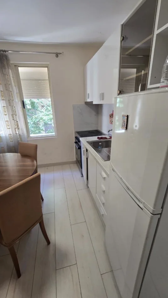 Tirane, jepet me qera apartament 2+1 Kati 2, 65 m² 800 € (Rruga e Durrësit)