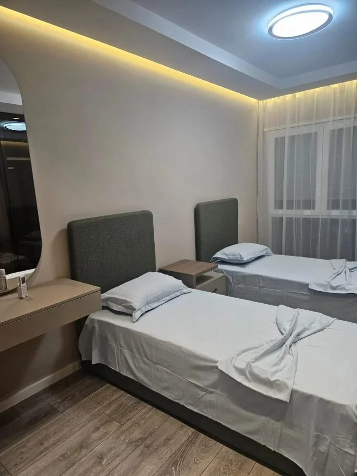 Tirane, jepet me qera apartament 2+1 Kati 4, 91 m² 700 € (Rruga Dritan Hoxha)