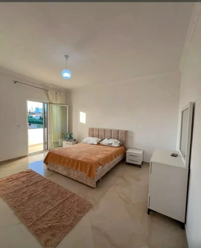 Tirane, jepet me qera apartament 2+1 Kati 2, 120 m² 500 € (Zona e Senatoriumit)