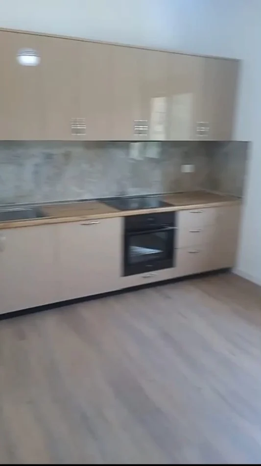 Tirane, jepet me qera apartament 3+1 Kati 2, 120 m² 400 € (Kamëz Municipality)