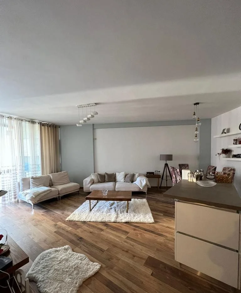 Tirane, jepet me qera apartament 1+1 Kati 5, 80 m² 550 € (Astir)