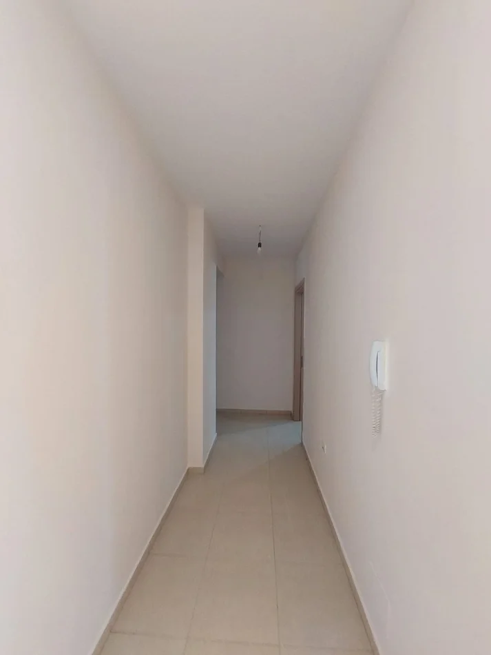 Tirane, jepet me qera apartament 2+1 Kati 5, 90 m² 450 € (Rruga 5 Maji)