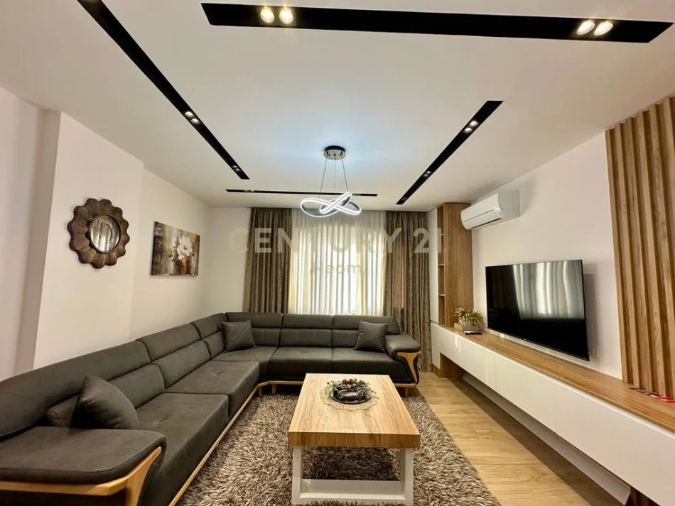 Tirane, jepet me qera apartament 1+1 Kati 1, 68 m² 600 € 