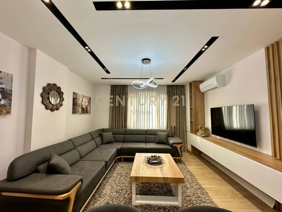 Tirane, jepet me qera apartament 1+1 Kati 1, 68 m² 600 € 