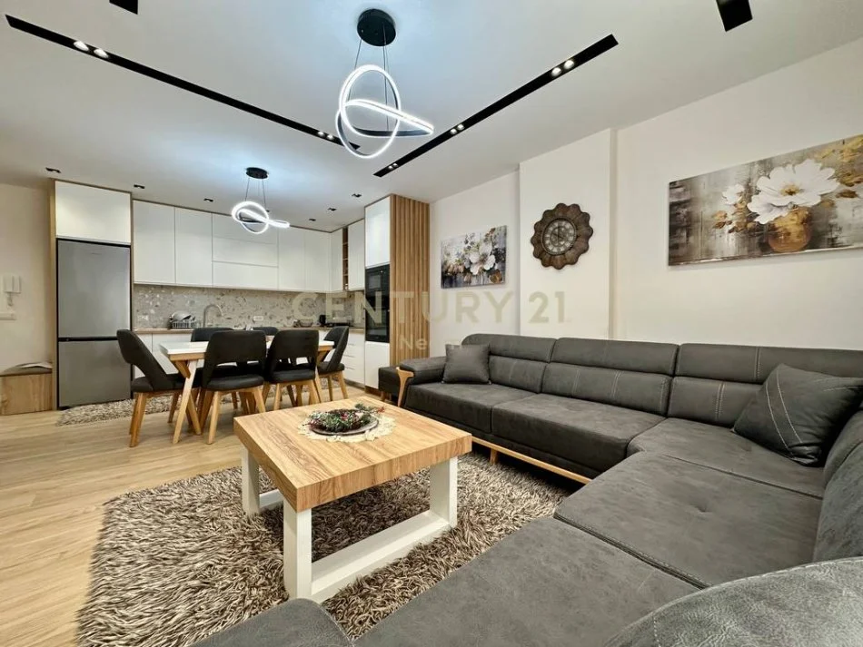 Tirane, jepet me qera apartament 1+1 Kati 1, 68 m² 600 € 