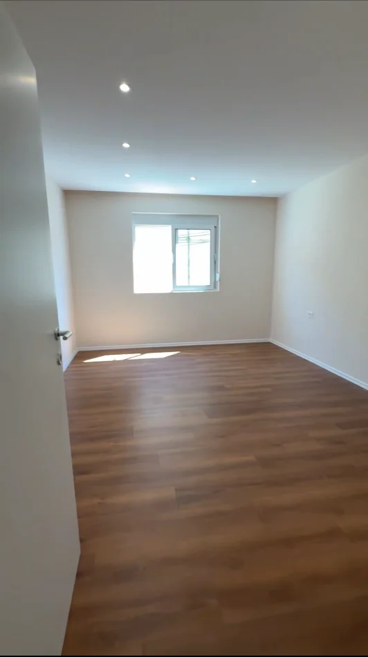Durres, shitet apartament 2+1+Ballkon Kati 2, 83 m² 107.000 € 