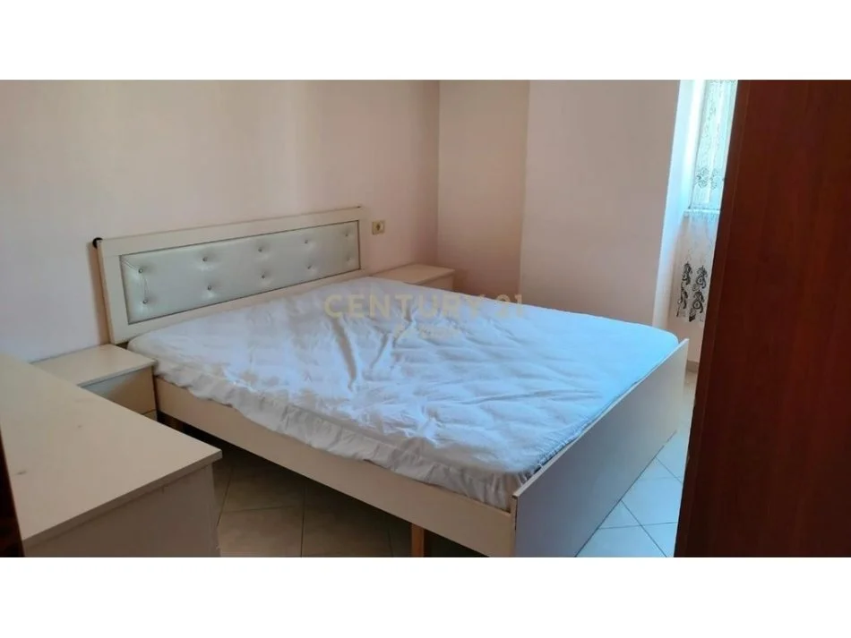 Tirane, jepet me qera apartament 2+1 Kati 7, 74 m² 450 € 