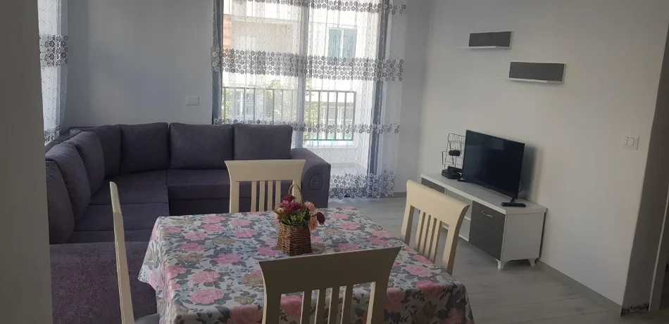 Tirane, jepet me qera apartament 1+1 Kati 2, 61 m² 420 € (Bar Sorriso Astir)