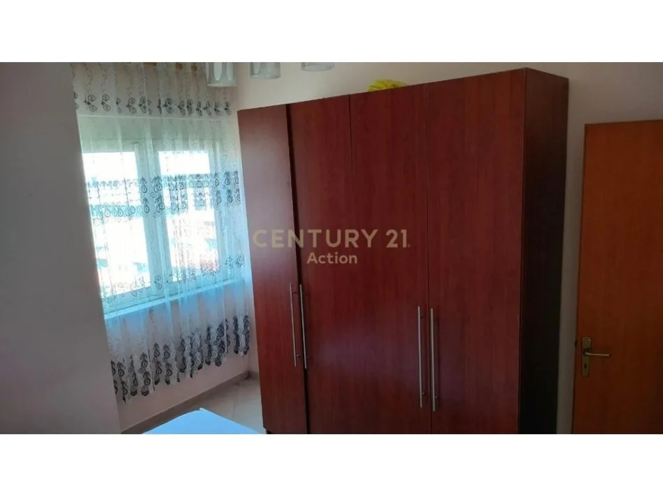 Tirane, jepet me qera apartament 2+1 Kati 7, 74 m² 450 € 