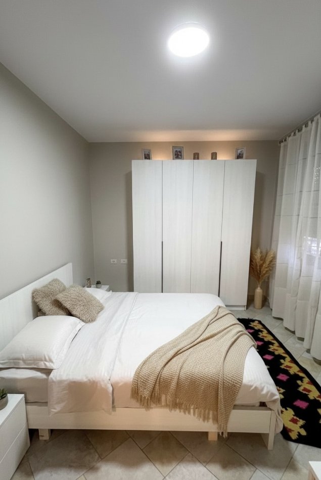 Tirane, jepet me qera apartament 1+1+Ballkon Kati 15, 60 m² 550 € (kostandin kristoforidhi)