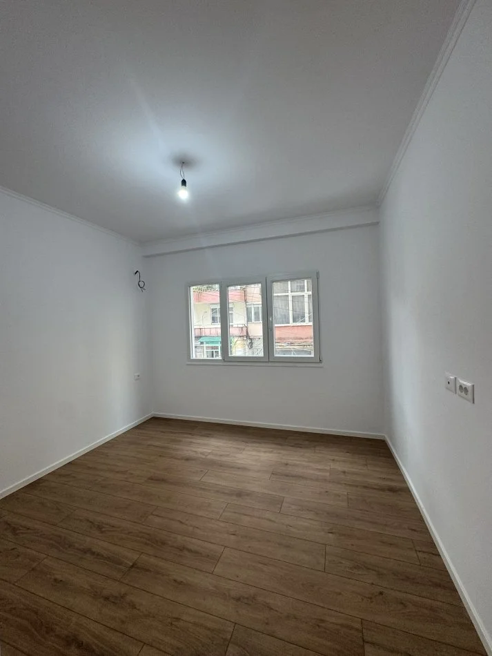 Tirane, shes apartament 2+1 Kati 2, 87 m² (Rruga Faik Konica)