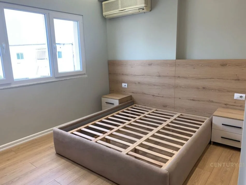 Tirane, jepet me qera apartament 2+1 Kati 5, 90 m² 650 € (Materniteti ri)