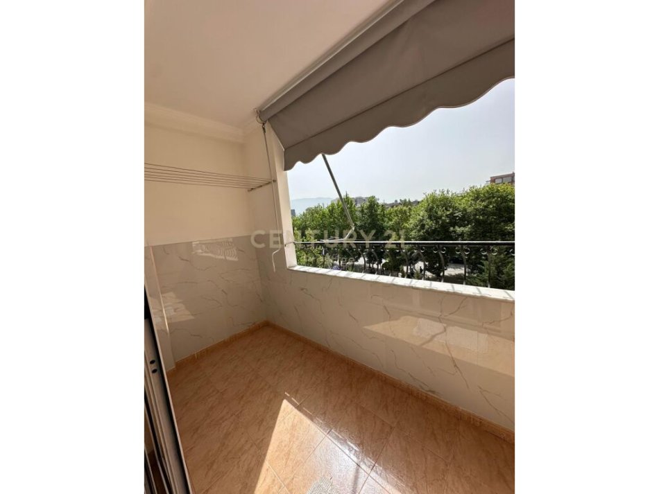 Tirane, shitet apartament 2+1 Kati 3, 76 m² 114,000 € (Brryli)