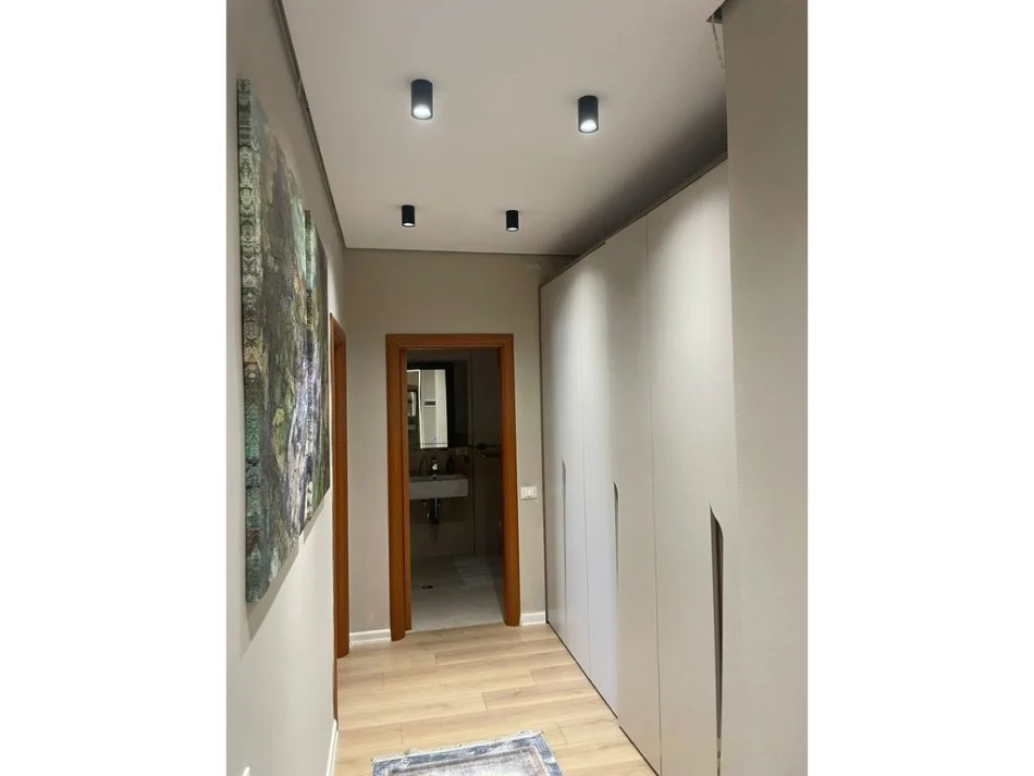 Tirane, jepet me qera apartament 1+1+Ballkon Kati 11, 76 m² 950 € 