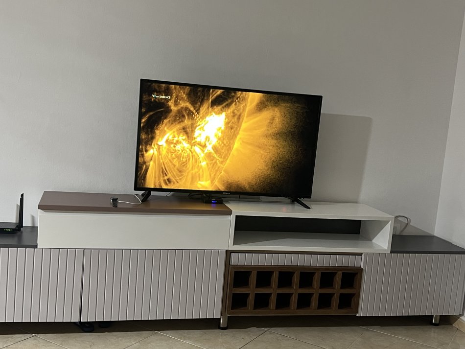 Tirane, shes Mobilje Tv 190 €