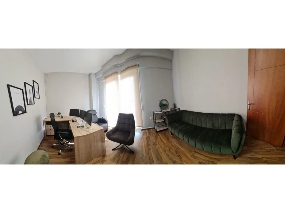 Tirane, jepet me qera ambjent biznesi Kati 2, 140 m² 1.650 € (Prane Zjarrfikses, 21 Dhjetori)