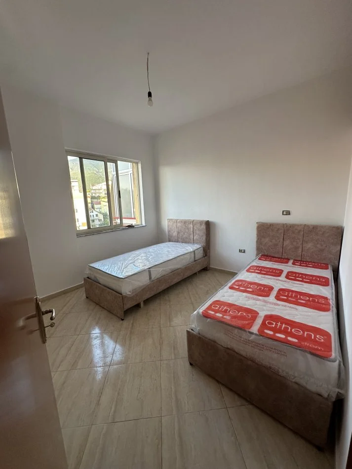 Tirane, jepet me qera apartament 3+1+Ballkon Kati 6, 130 m² 400 € 