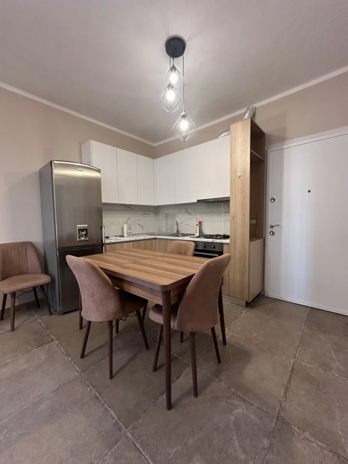 Tirane, shitet apartament 1+1+Ballkon Kati 5, 60 m² 89.000 € (SHITET APARTAMENT 1+1 TIRANA NEW ENTRY 1)