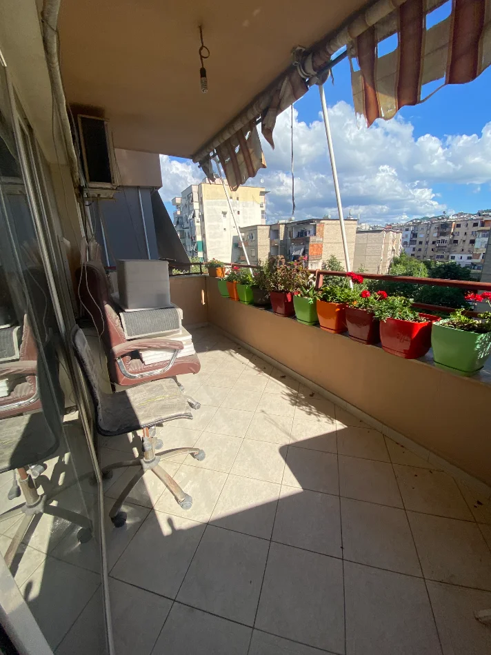 Shqiperi, shes apartament 2+1 Kati 3, 102 m² 215.000 € (Rruga Irfan Tomini)