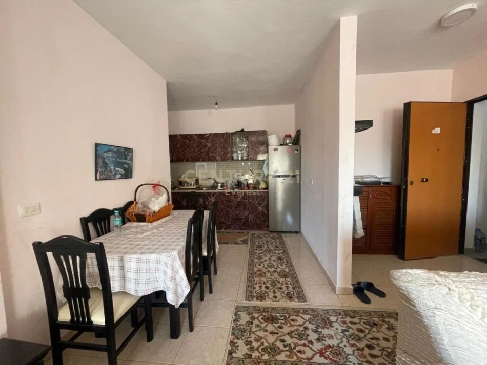 Tirane, shitet apartament 2+1 Kati 4, 83 m² 125.000 € (Fusha aviacionit)