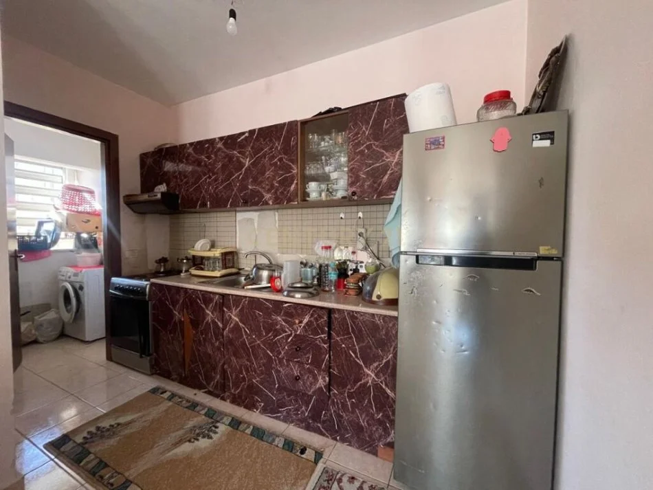 Tirane, shitet apartament 2+1 Kati 4, 83 m² 125.000 € (Fusha aviacionit)