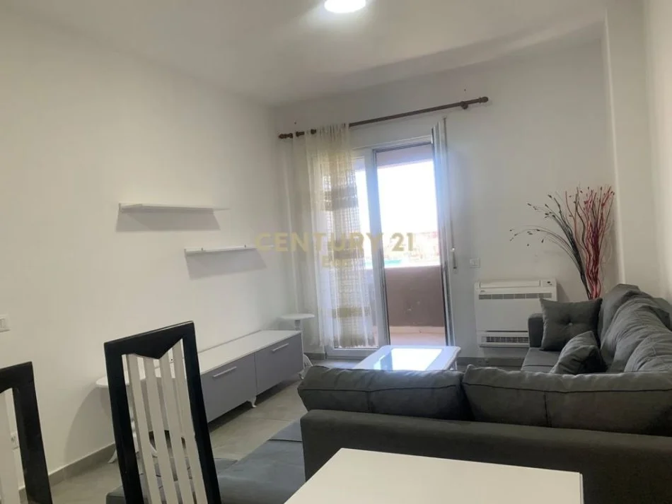 Shqiperi, jepet me qera 2+1 Kati 3, 84 m² 400€