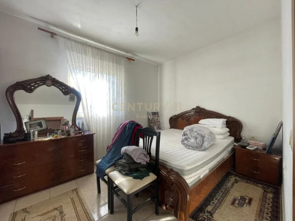 Tirane, shitet apartament 2+1 Kati 4, 83 m² 125.000 € (Fusha aviacionit)