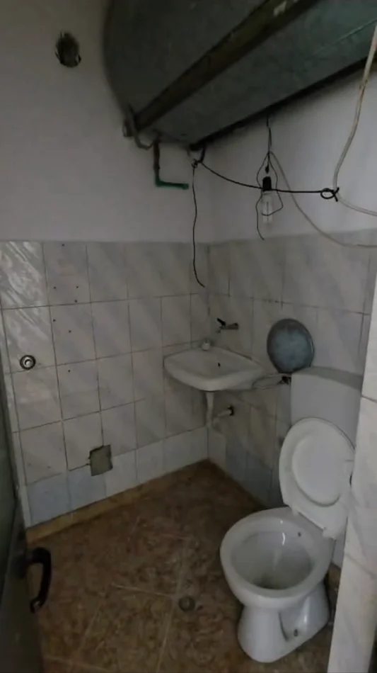 Durres, shitet ambjent biznesi Kati 0, 70 m² 125.000 € 