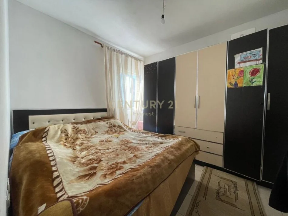 Tirane, shitet apartament 2+1 Kati 4, 83 m² 125.000 € (Fusha aviacionit)