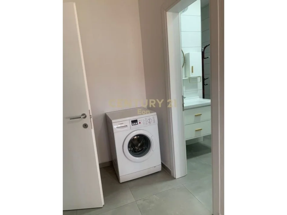 Shqiperi, jepet me qera 2+1 Kati 3, 84 m² 400€