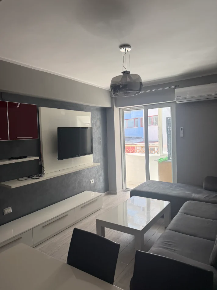 Durres, jepet me qera apartament 1+1+Aneks+Ballkon Kati 2, 60 m² 470 € (Vollga currila)