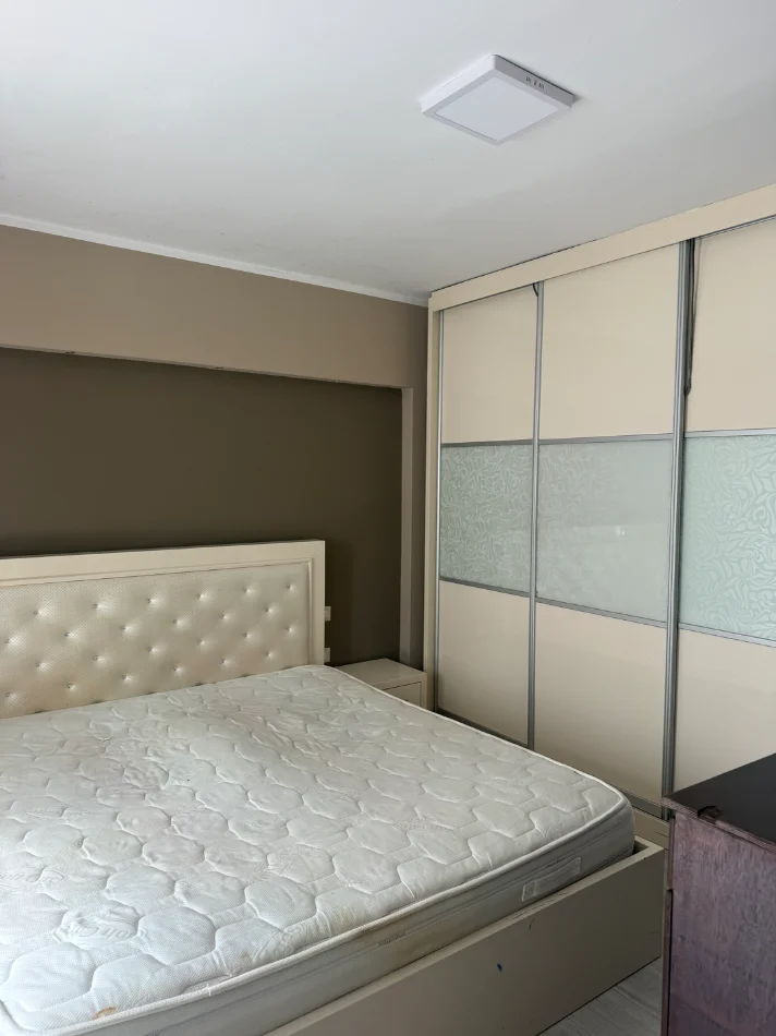 Durres, jepet me qera apartament 1+1+Aneks+Ballkon Kati 2, 60 m² 470 € (Vollga currila)