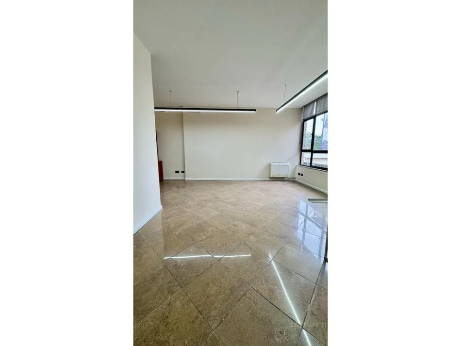Tirane, jepet me qera apartament 4+1+Ballkon Kati 3, 200 m² 3.500 € 