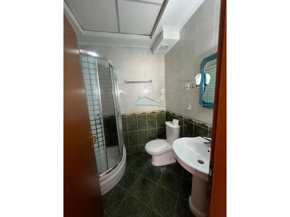 Tirane, jepet me qera apartament 2+1+Ballkon Kati 2, 114 m² 630 € (Kompleksi Vizion Plus)