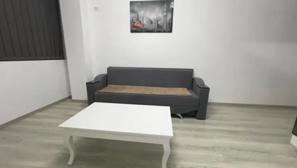 Tirane, jepet me qera apartament 1+1+Ballkon Kati 1, 60 m² 350 € (Bulevardi Migjeni)